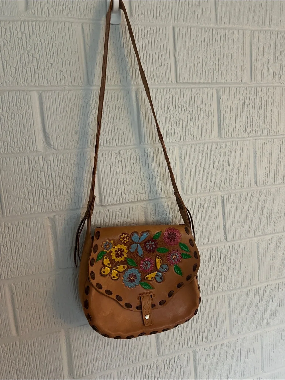 Hand-Painted Floral & Butterfly Leather Crossbody Bag - Tan - Picture 2 of 6